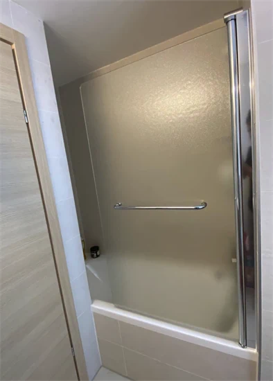 אמבטיון - דלת פנימה והחוצה